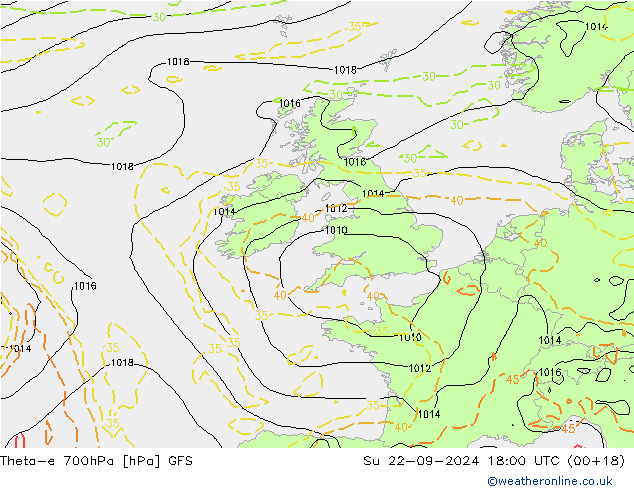 Theta-e 700hPa GFS dom 22.09.2024 18 UTC