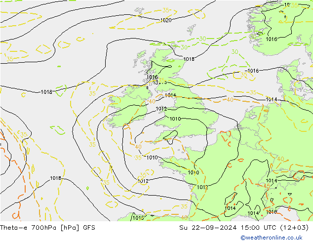 Theta-e 700hPa GFS zo 22.09.2024 15 UTC