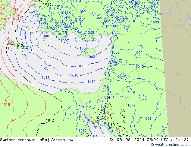 Pressione al suolo Arpege-eu dom 05.05.2024 06 UTC