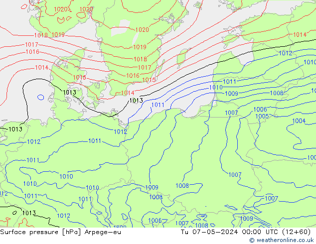 Atmosférický tlak Arpege-eu Út 07.05.2024 00 UTC