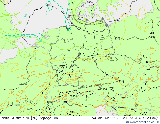 Theta-e 850hPa Arpege-eu Su 05.05.2024 21 UTC