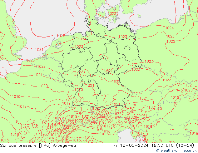 Pressione al suolo Arpege-eu ven 10.05.2024 18 UTC