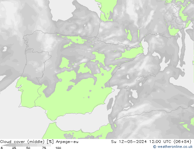 oblačnosti uprostřed Arpege-eu Ne 12.05.2024 12 UTC