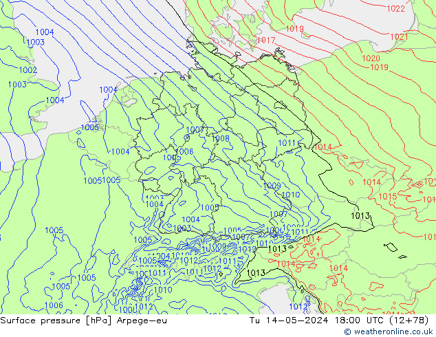 Atmosférický tlak Arpege-eu Út 14.05.2024 18 UTC