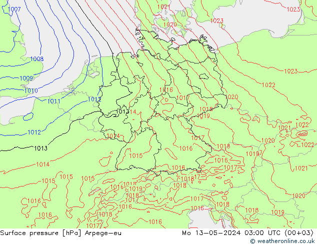 Atmosférický tlak Arpege-eu Po 13.05.2024 03 UTC