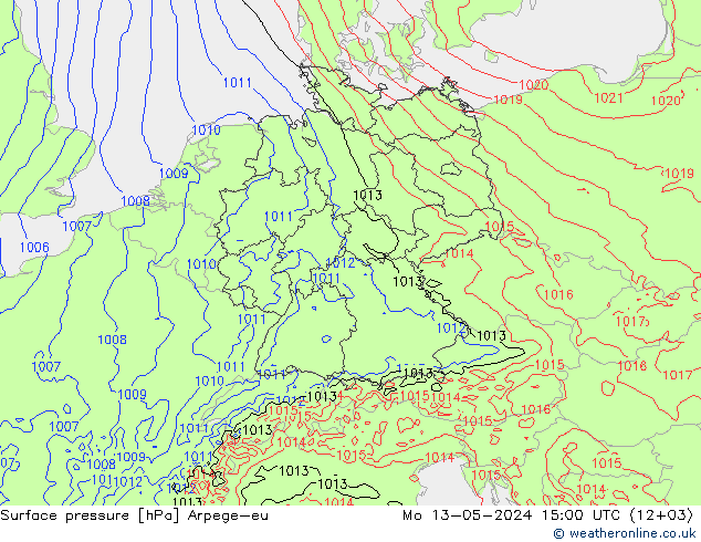 Atmosférický tlak Arpege-eu Po 13.05.2024 15 UTC