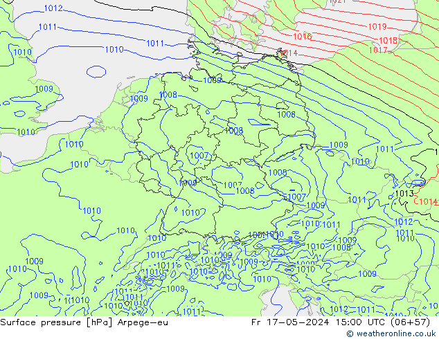 Atmosférický tlak Arpege-eu Pá 17.05.2024 15 UTC