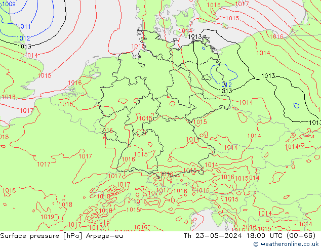 Atmosférický tlak Arpege-eu Čt 23.05.2024 18 UTC