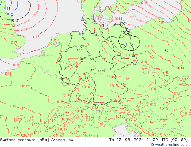 Atmosférický tlak Arpege-eu Čt 23.05.2024 21 UTC
