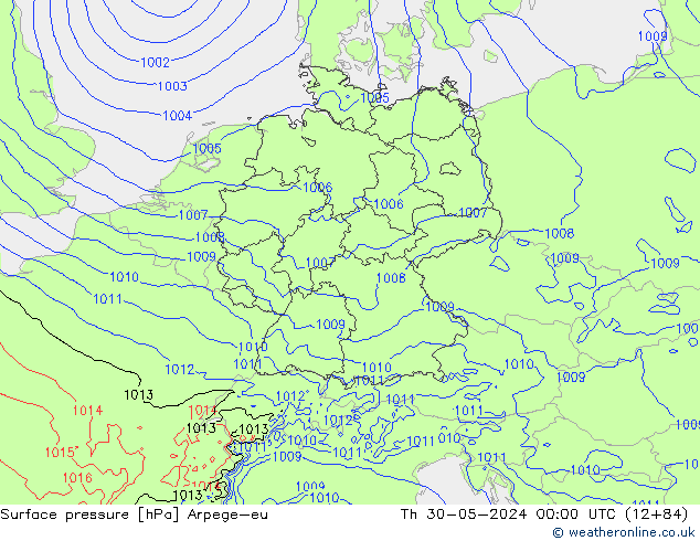 Atmosférický tlak Arpege-eu Čt 30.05.2024 00 UTC