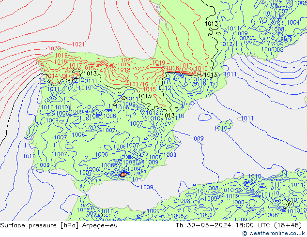 Atmosférický tlak Arpege-eu Čt 30.05.2024 18 UTC