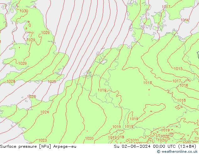 Pressione al suolo Arpege-eu dom 02.06.2024 00 UTC