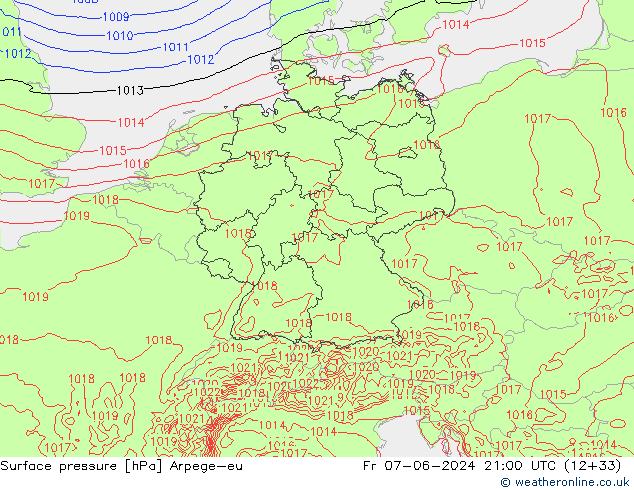 Pressione al suolo Arpege-eu ven 07.06.2024 21 UTC