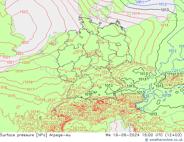 Atmosférický tlak Arpege-eu St 19.06.2024 15 UTC