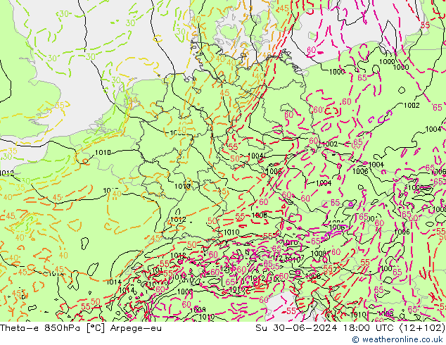 Theta-e 850hPa Arpege-eu zo 30.06.2024 18 UTC