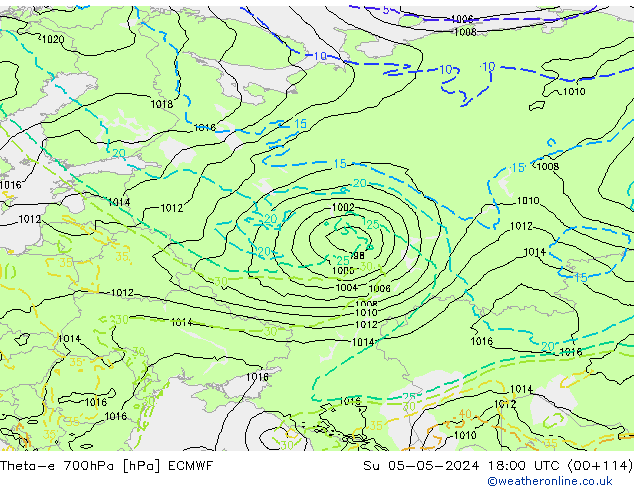 Theta-e 700hPa ECMWF dom 05.05.2024 18 UTC