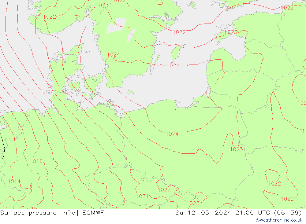 Surface pressure ECMWF Su 12.05.2024 21 UTC