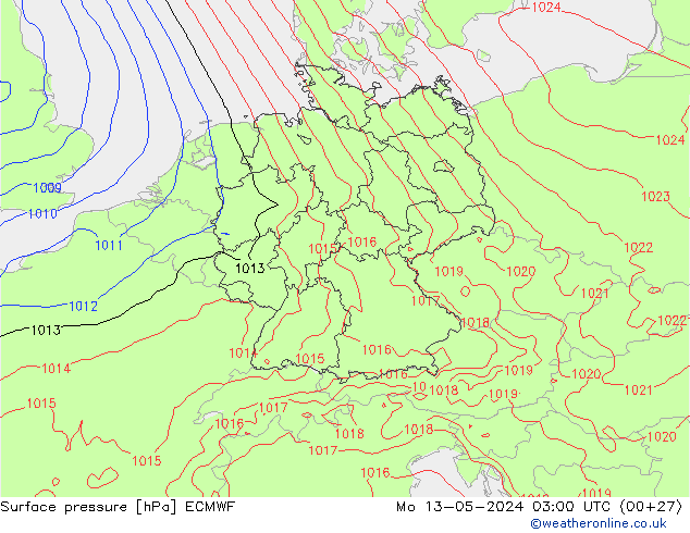 Atmosférický tlak ECMWF Po 13.05.2024 03 UTC
