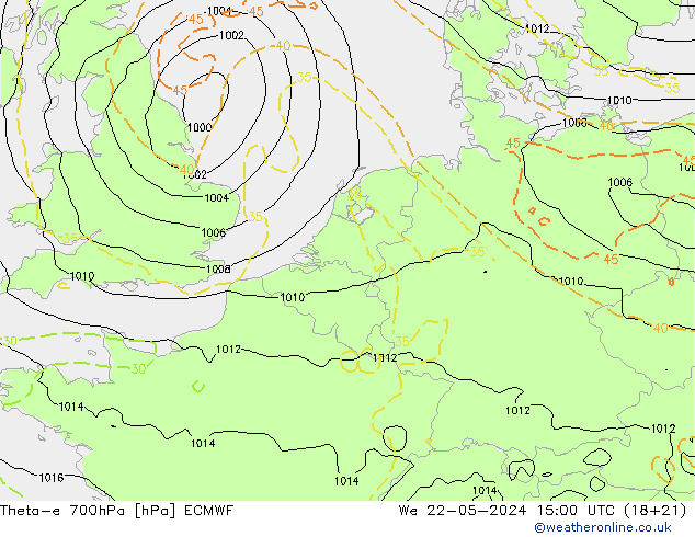 Theta-e 700hPa ECMWF mer 22.05.2024 15 UTC