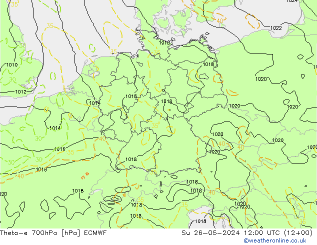 Theta-e 700hPa ECMWF zo 26.05.2024 12 UTC