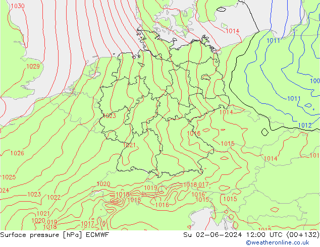 Pressione al suolo ECMWF dom 02.06.2024 12 UTC