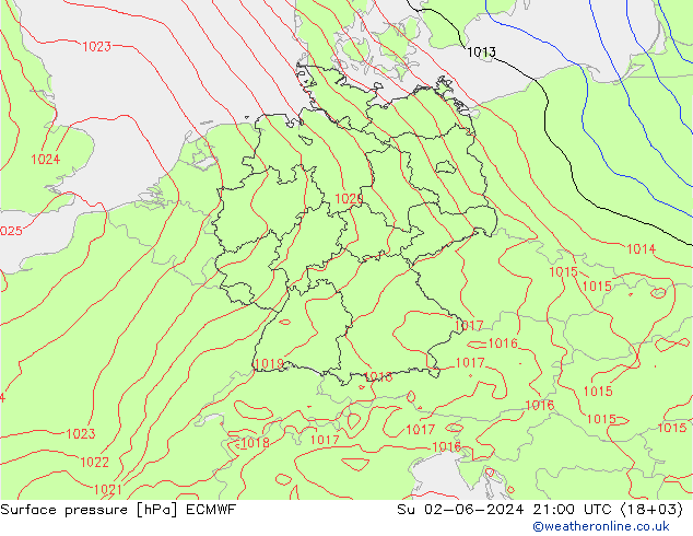 Surface pressure ECMWF Su 02.06.2024 21 UTC