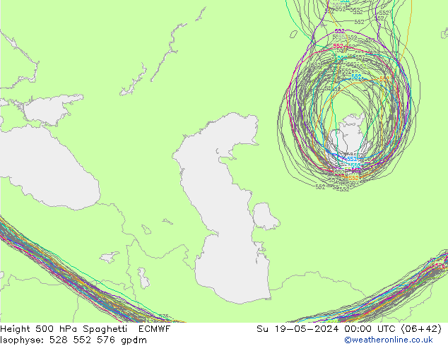 Height 500 hPa Spaghetti ECMWF Dom 19.05.2024 00 UTC