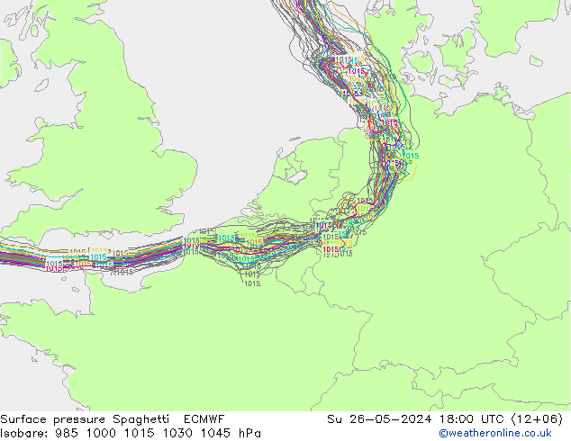 Pressione al suolo Spaghetti ECMWF dom 26.05.2024 18 UTC