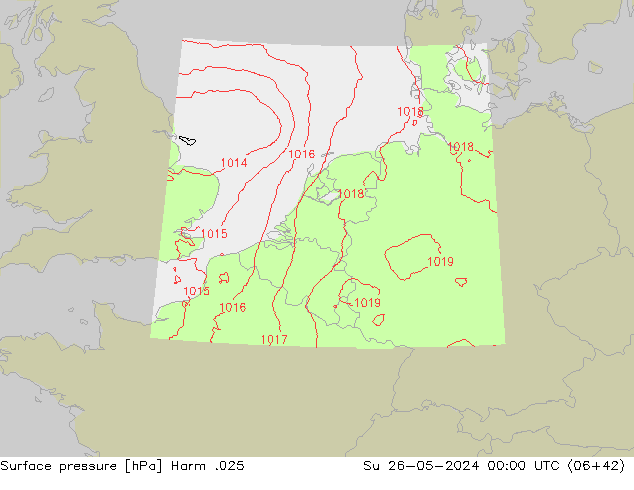 Surface pressure Harm .025 Su 26.05.2024 00 UTC