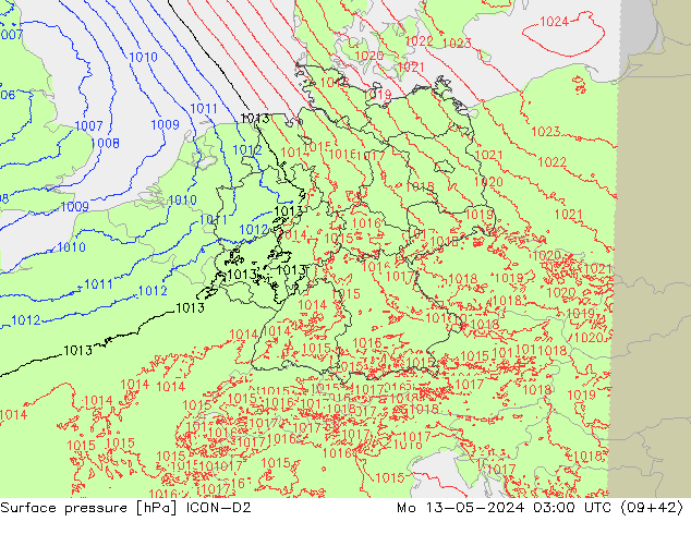 Atmosférický tlak ICON-D2 Po 13.05.2024 03 UTC
