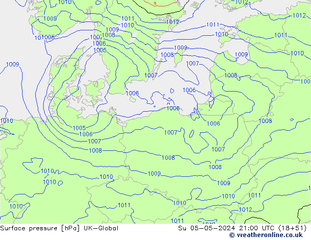 Pressione al suolo UK-Global dom 05.05.2024 21 UTC