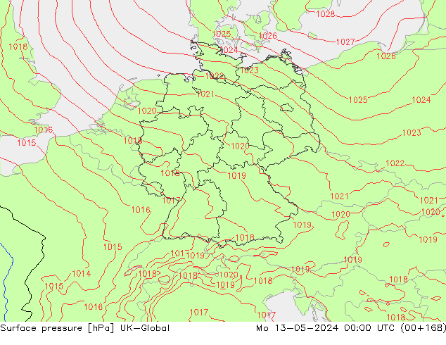Surface pressure UK-Global Mo 13.05.2024 00 UTC