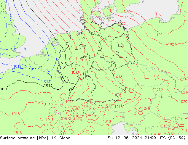 Pressione al suolo UK-Global dom 12.05.2024 21 UTC