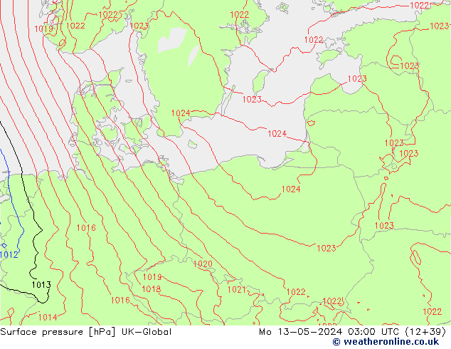 Surface pressure UK-Global Mo 13.05.2024 03 UTC