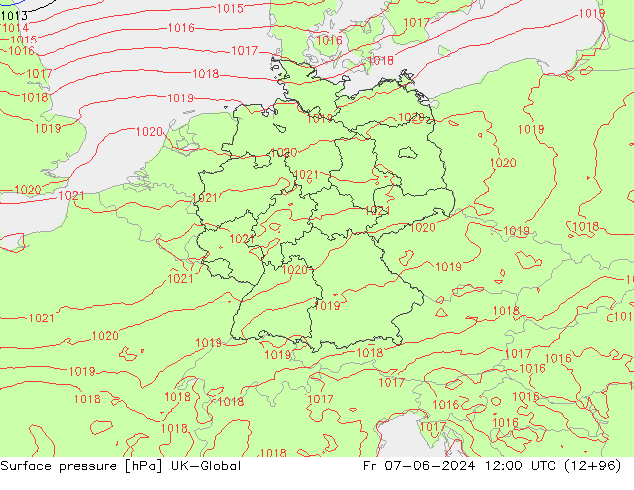 Pressione al suolo UK-Global ven 07.06.2024 12 UTC