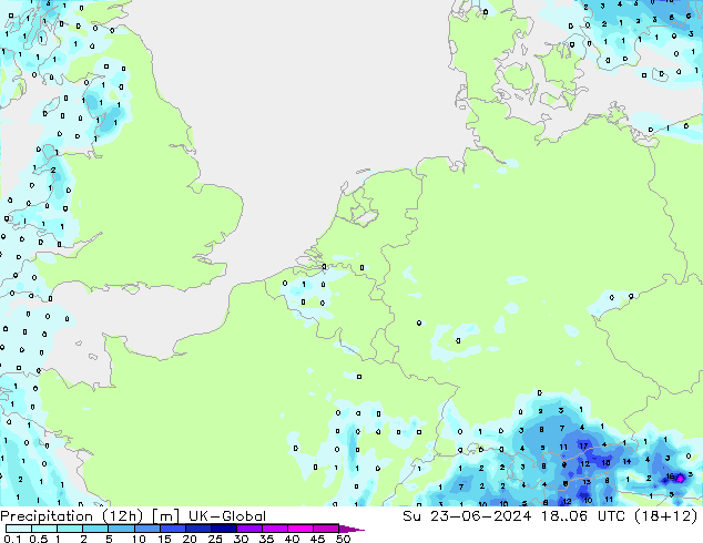 Totale neerslag (12h) UK-Global zo 23.06.2024 06 UTC
