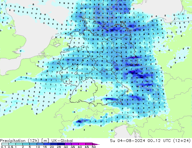 Totale neerslag (12h) UK-Global zo 04.08.2024 12 UTC